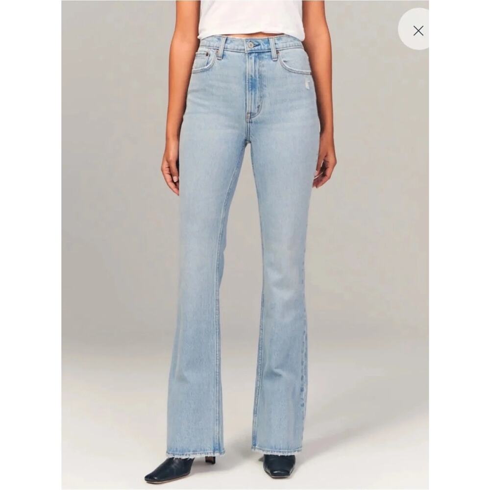 Abercrombie High Rise Vintage Flare Jeans Lt Wash 26/2 Short Petite NWT 🩵 ✨🩵